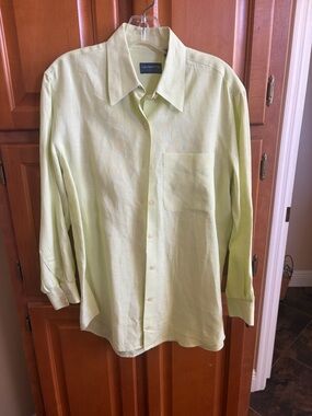 Liz Claiborne Men’s Pale Green Long-Sleeve Button-Down Shirt
